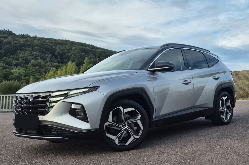 Hyundai Tucson Prime Mild-Hybrid 4WD, Carplay, Leder, Erstzulassung 05/2021, 83.400 Kilometer, Silber