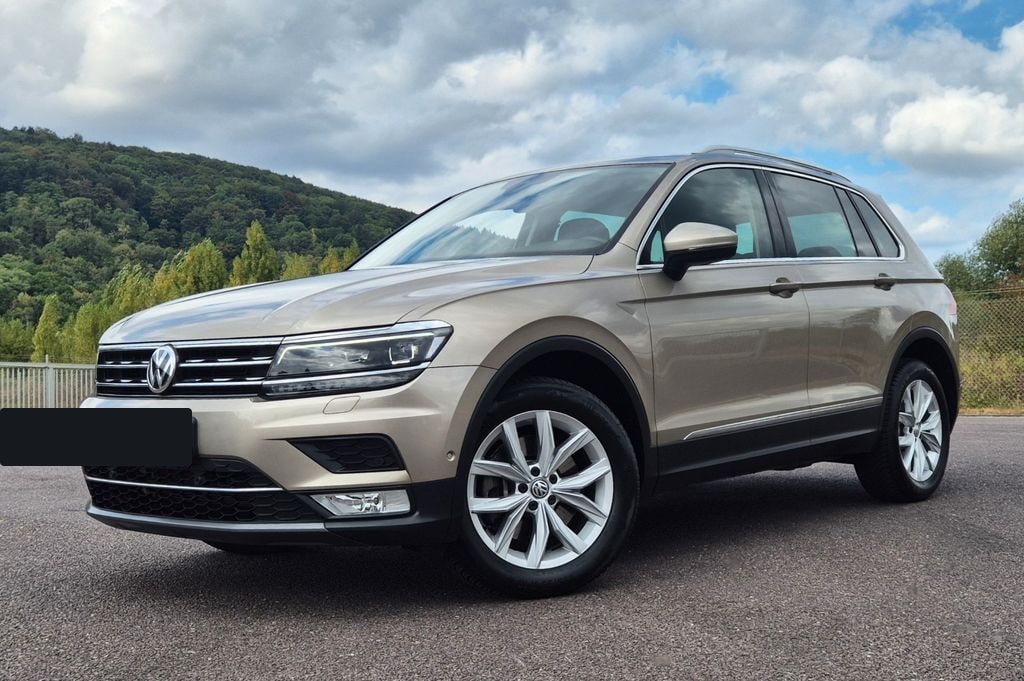 VW Tiguan Highline 2.0 TSI 4Motion DSG. Wenig KM!, Erstzulassung 05/2017, 15.700 Kilometer, Beige